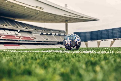 ADIDAS PREDSTAVLJA UCL PRO BALL ISTANBUL – URADNO ŽOGO ZA IZLOČILNE BOJE FINALE LIGE PRVAKOV 2022/23 UEFA