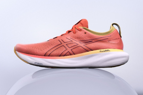 ASICS GEL-NIMBUS™ 25 – KONČNO SO PRISPELE NAJBOLJ UDOBNE TEKAŠKE SUPERGE!