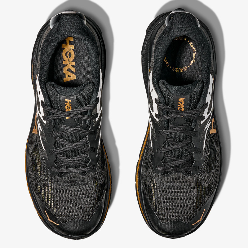 Hoka Challenger 8 