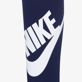 Nike Sportswear Club 