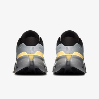 On Cloudrunner 3 