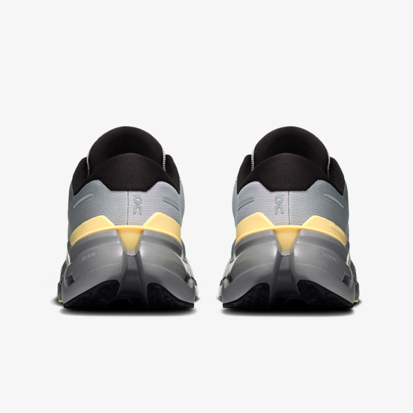 On Cloudrunner 3 