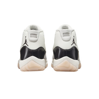 Nike WMNS AIR JORDAN 11 RETRO 