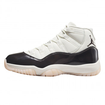 Nike WMNS AIR JORDAN 11 RETRO 
