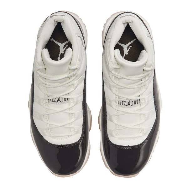 Nike WMNS AIR JORDAN 11 RETRO 
