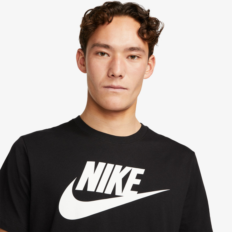 Nike Sportswear Club 