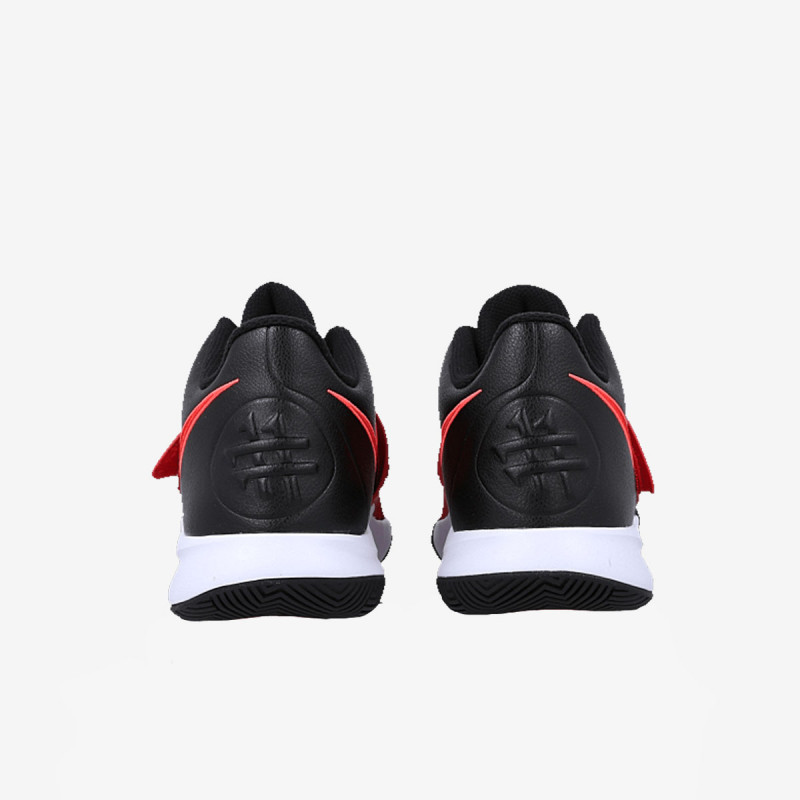 Nike KYRIE FLYTRAP III 