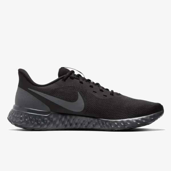Nike Revolution 5 