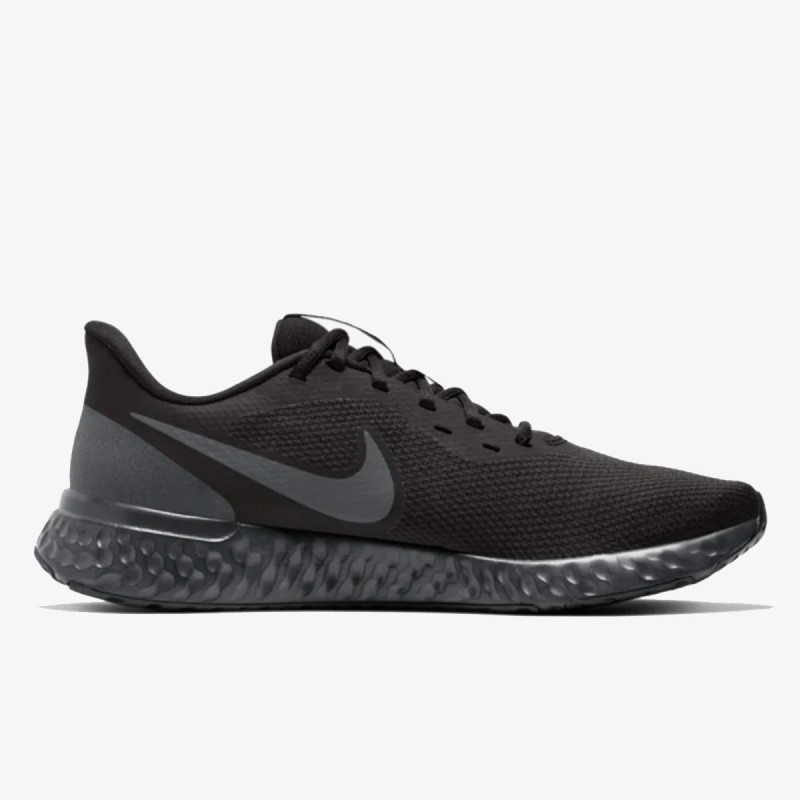 Nike Revolution 5 
