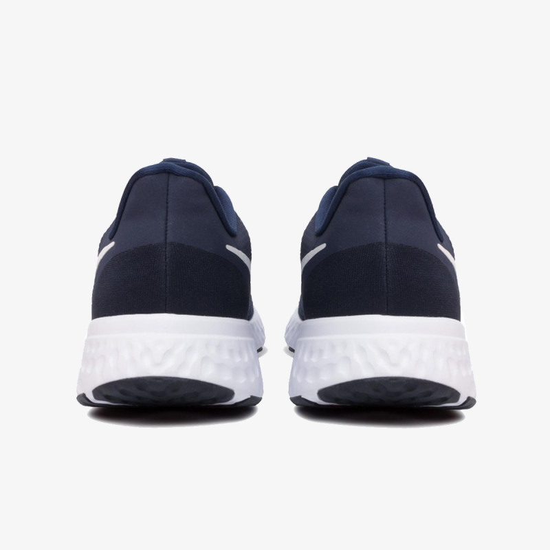Nike Revolution 5 
