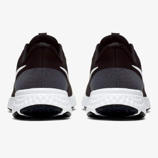 Nike REVOLUTION 5 