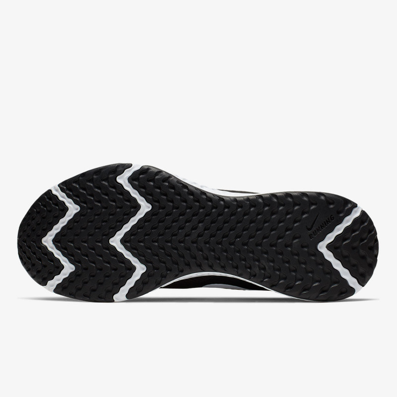 Nike REVOLUTION 5 