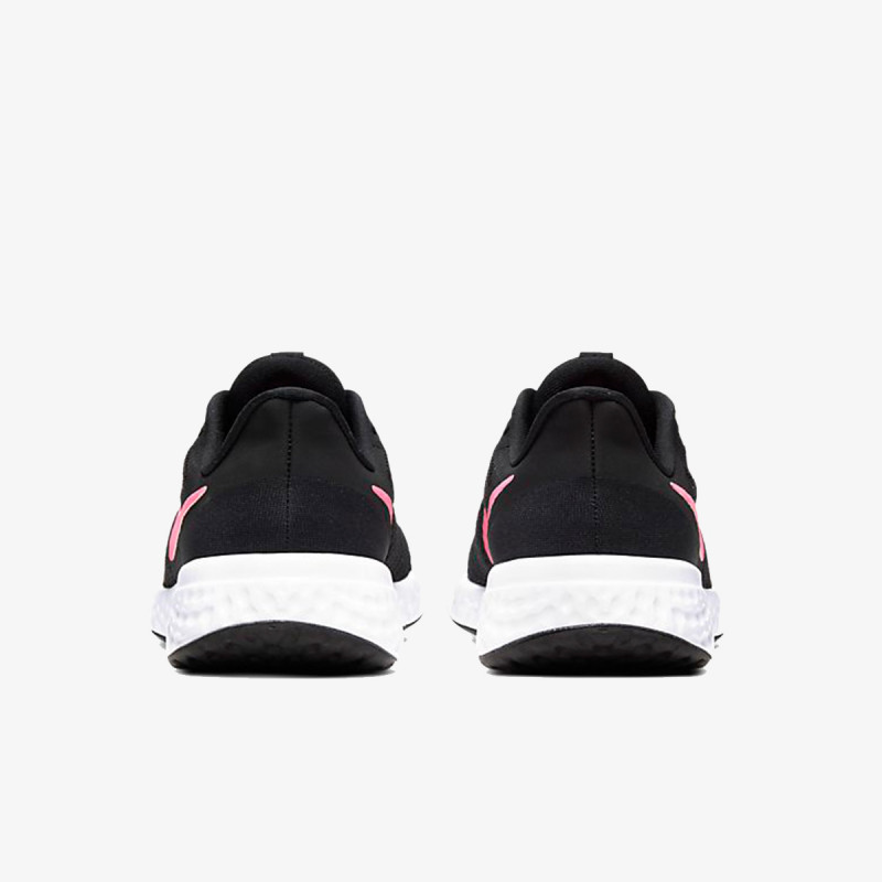 Nike REVOLUTION 5 