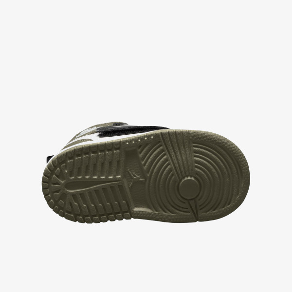 Nike SKY JORDAN 1 BT 