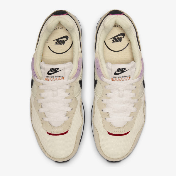 Nike Venture Runner 