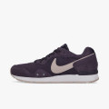 Nike VENTURE RUNNER 