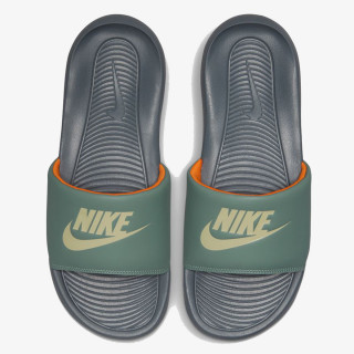 Nike VICTORI ONE 