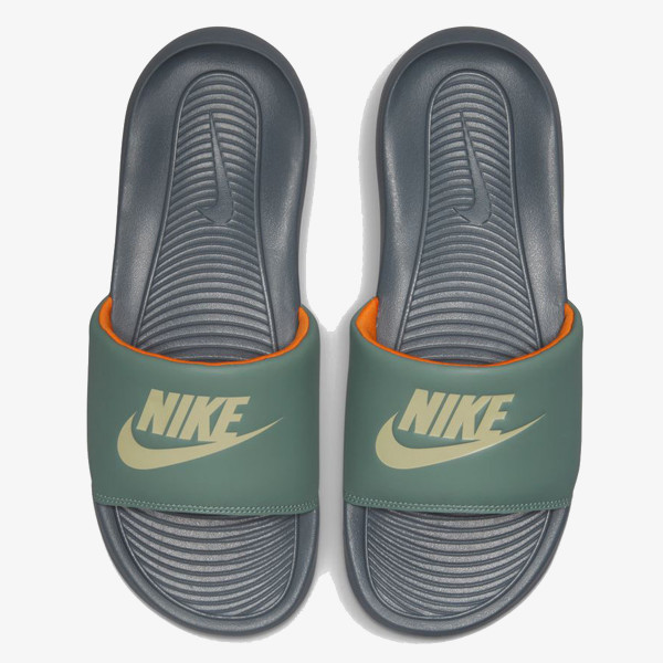 Nike VICTORI ONE 