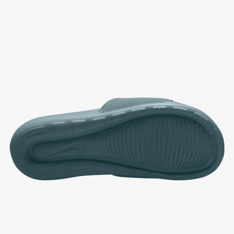 Nike Victori One 