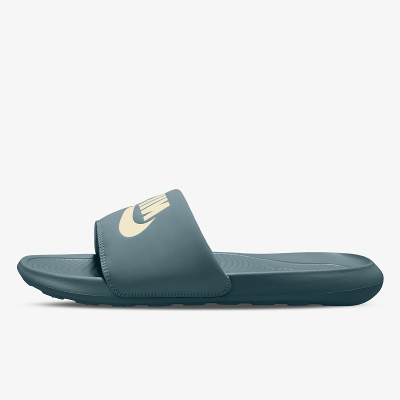 Nike Victori One 