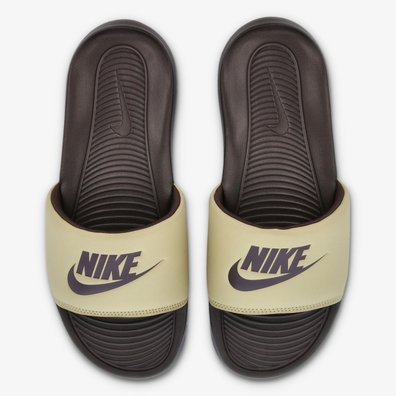 Nike Victori One 