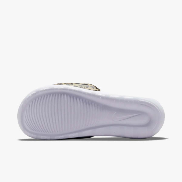 Nike Victori One 