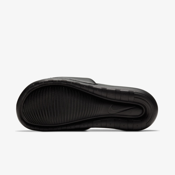 Nike VICTORI ONE 