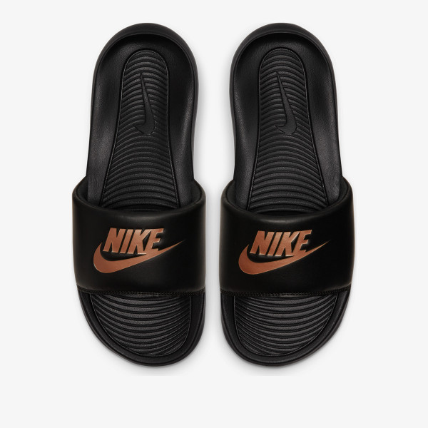 Nike VICTORI ONE 