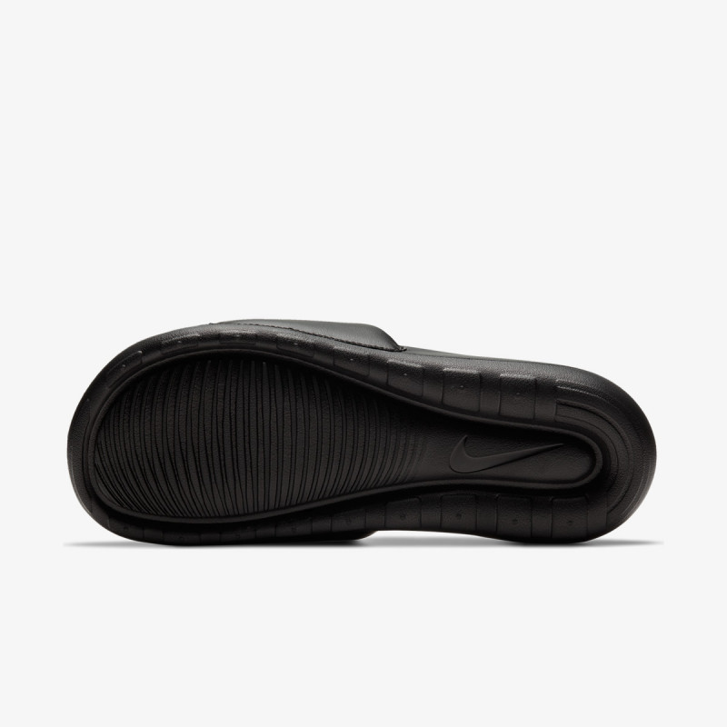 Nike VICTORI ONE 