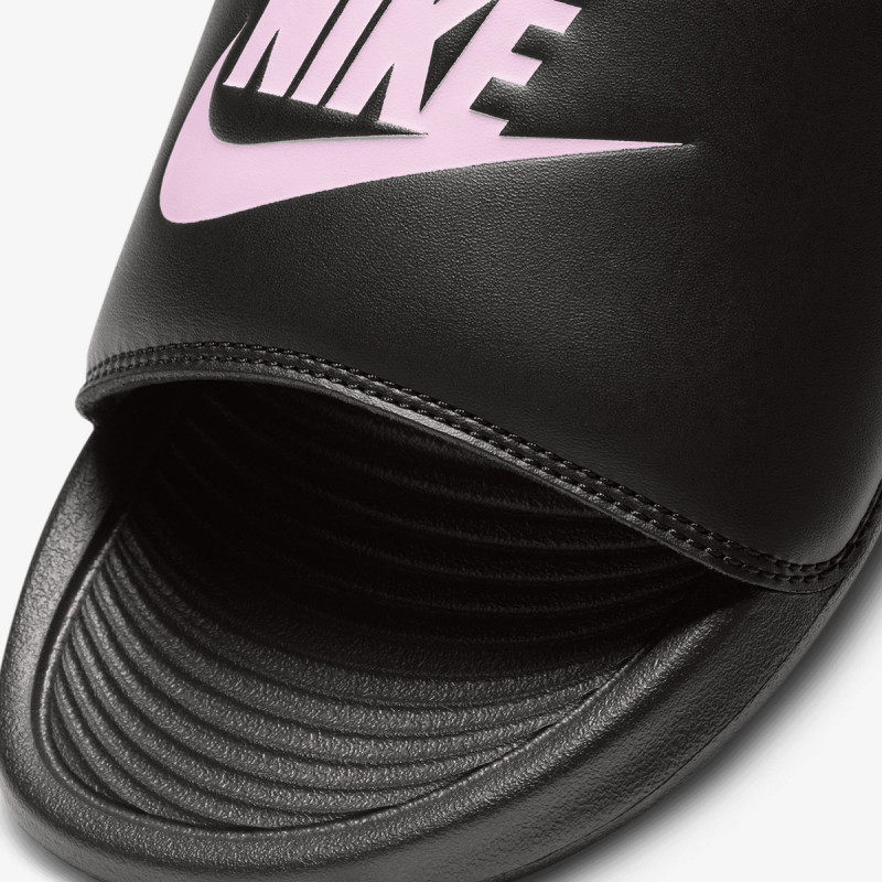 Nike Victori One 