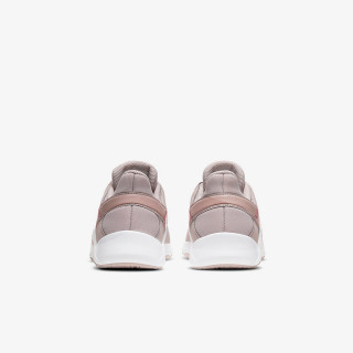 NIKE Legend Essential 2 