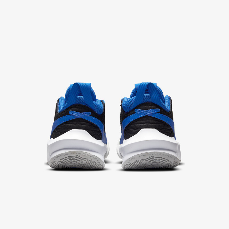 Nike Team Hustle D 10 