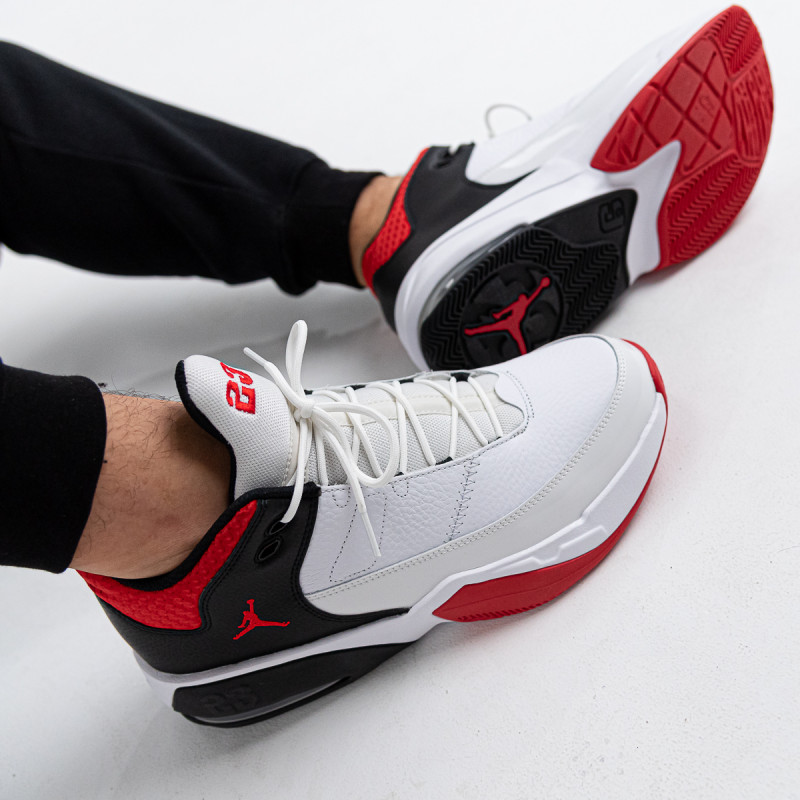 Nike Jordan Max Aura 