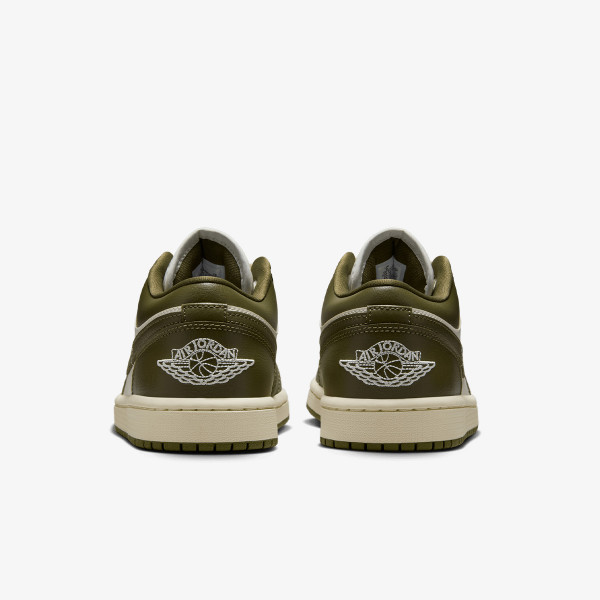 Nike WMNS AIR JORDAN 1 LOW 