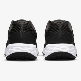 Nike Revolution 9 