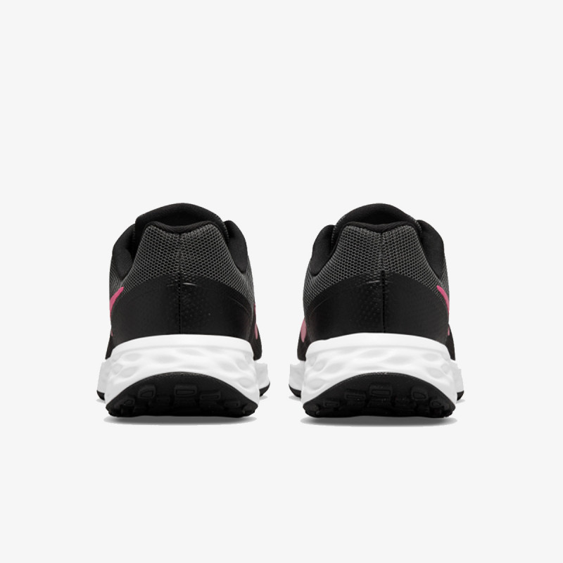 Nike Revolution 10 