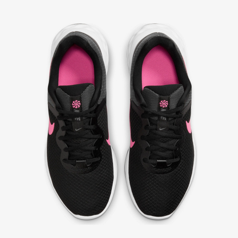 Nike Revolution 10 