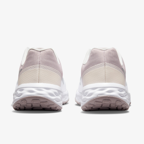 Nike Revolution 6 