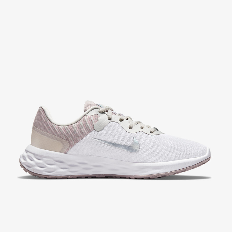 Nike Revolution 6 