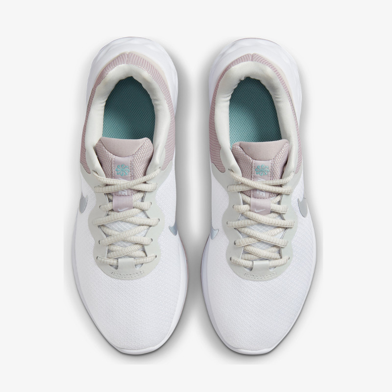 Nike Revolution 6 