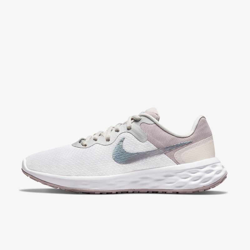 Nike Revolution 6 