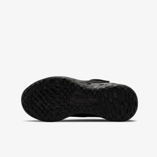 Nike Revolution 6 