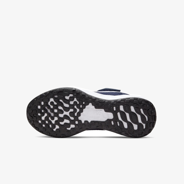 Nike Revolution 6 