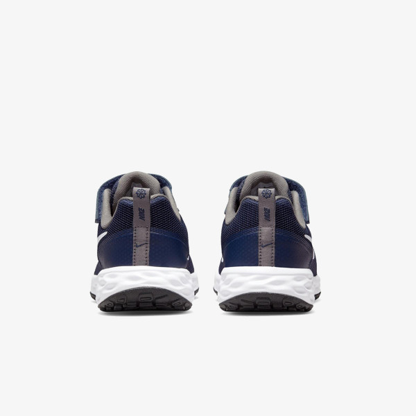 Nike Revolution 6 