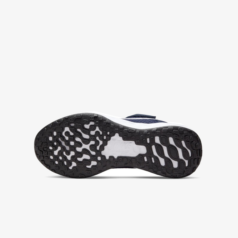 Nike Revolution 6 
