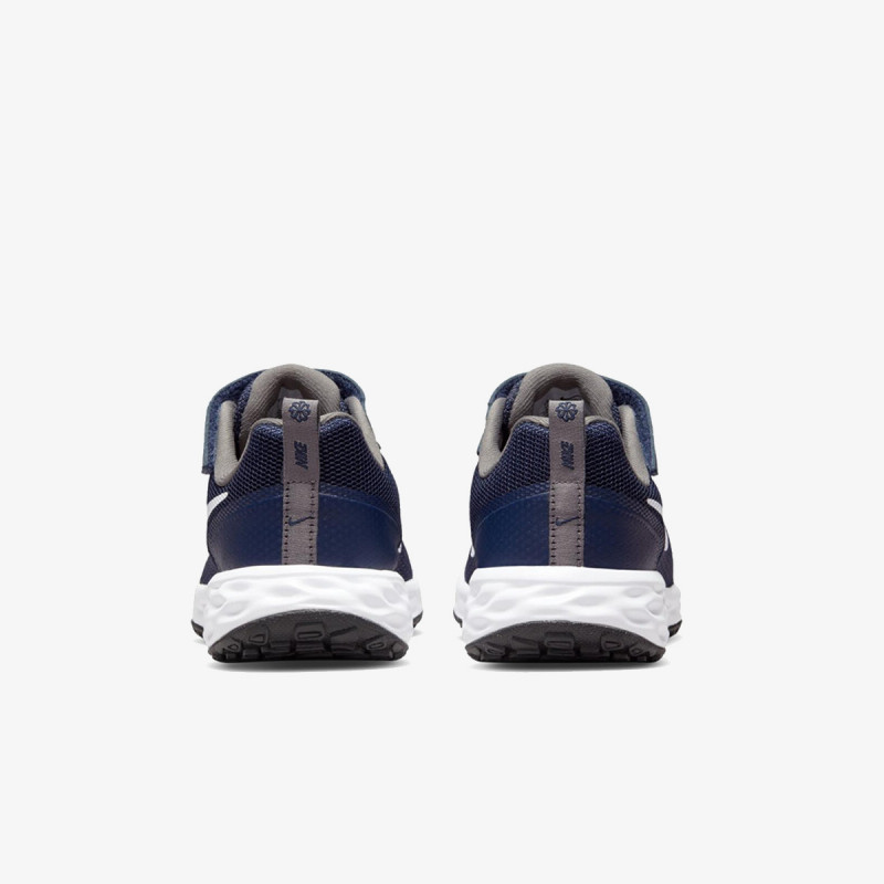 Nike Revolution 6 