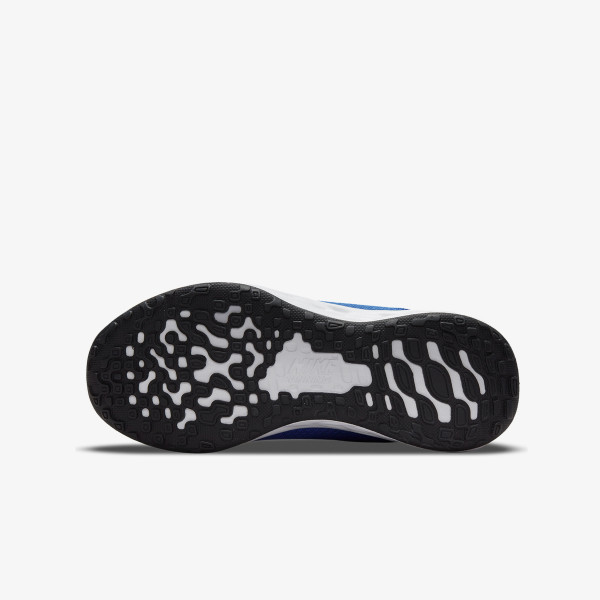 Nike Revolution 6 