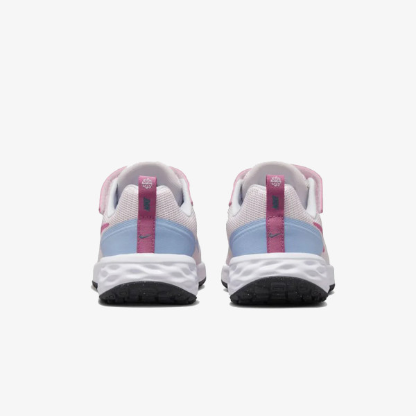 Nike Revolution 6 