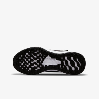 Nike Revolution 6 