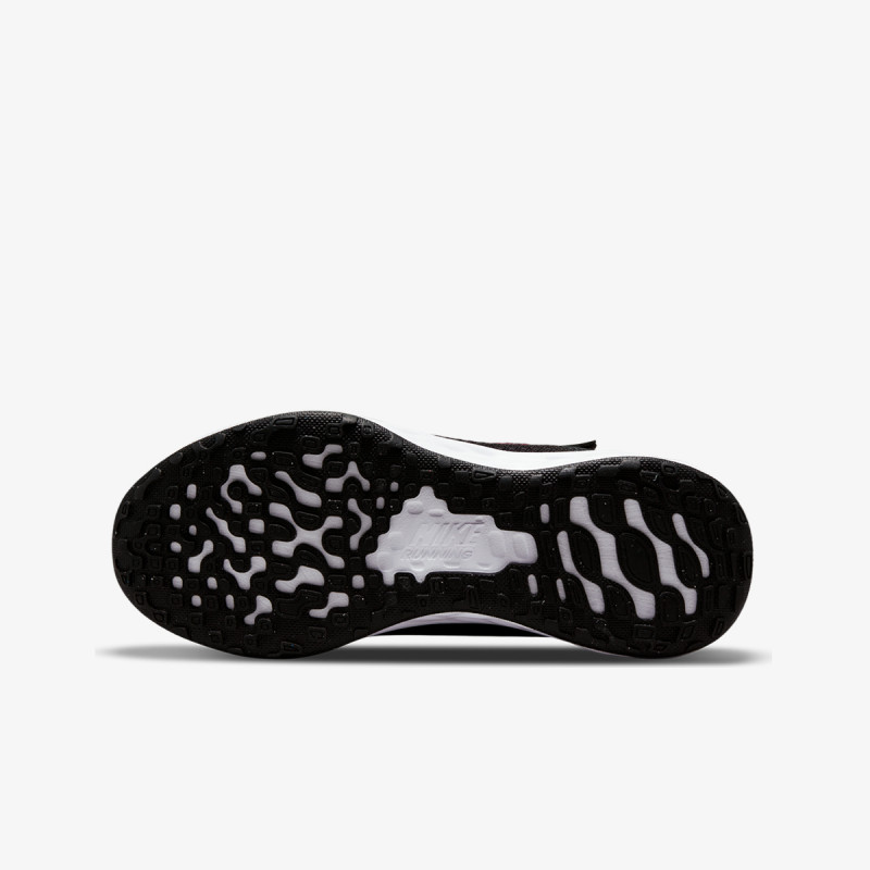 Nike Revolution 6 
